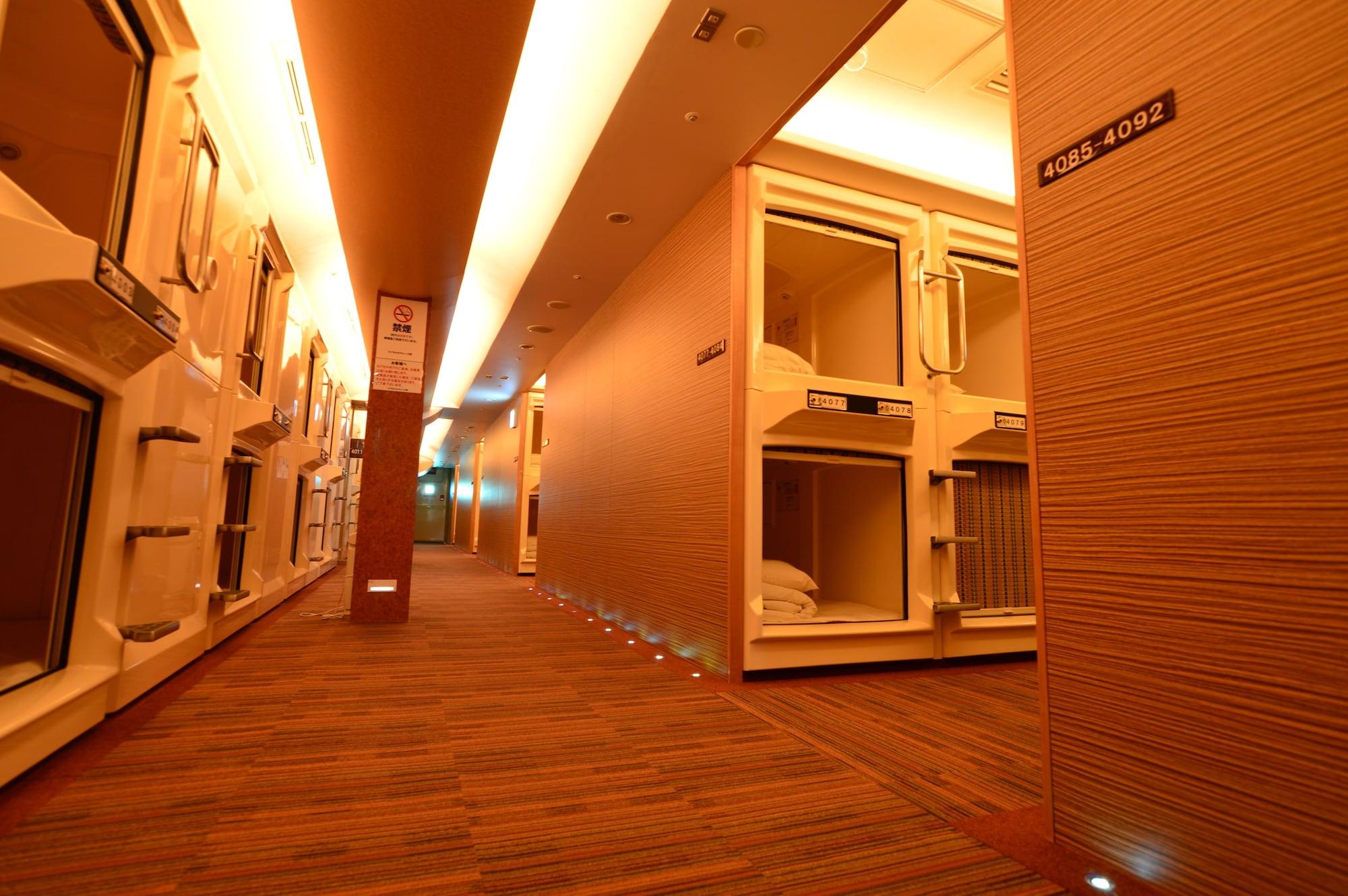 Capsule Inn Osaka - Caters To Men Exterior foto