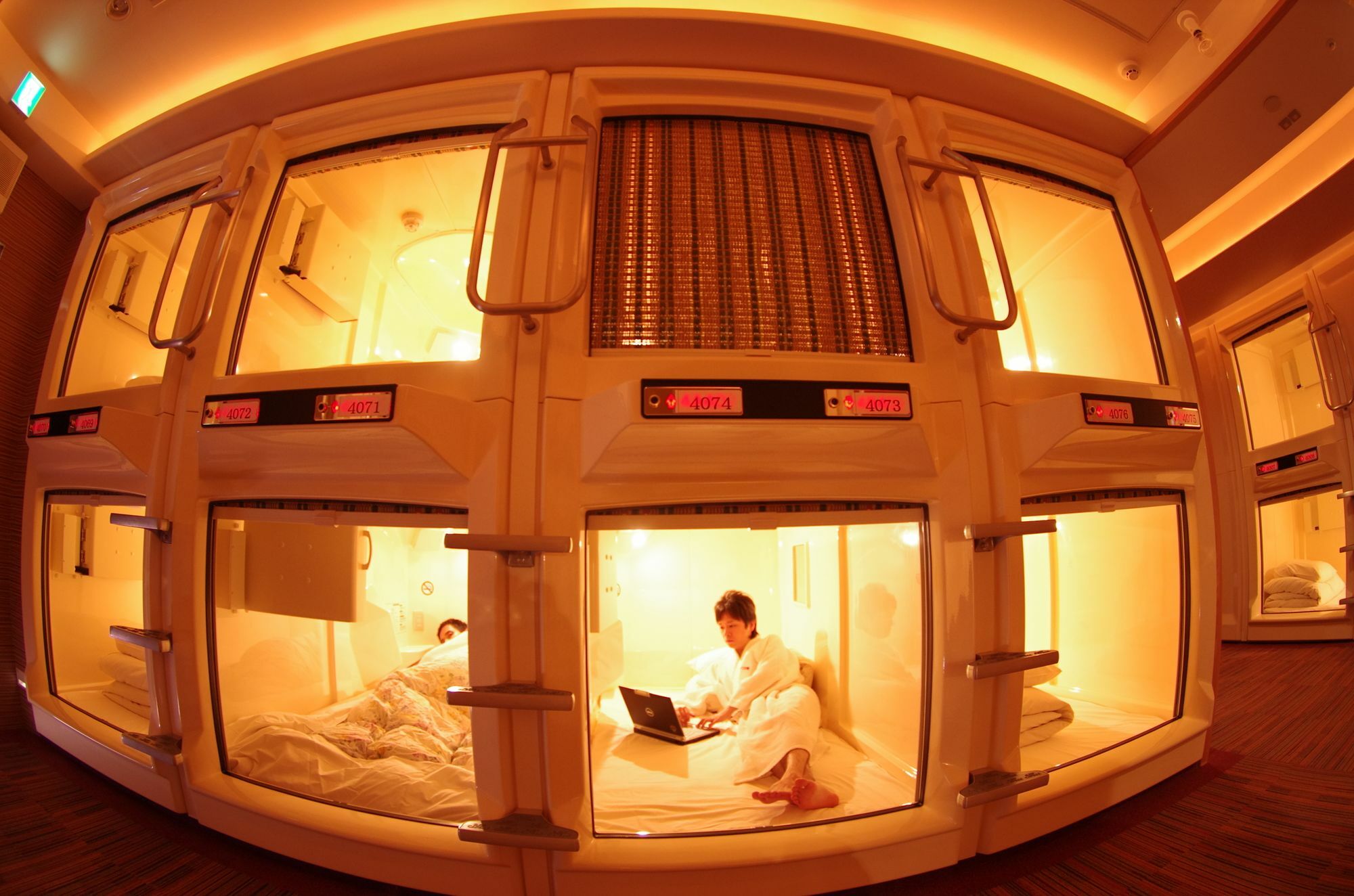 Capsule Inn Osaka - Caters To Men Exterior foto