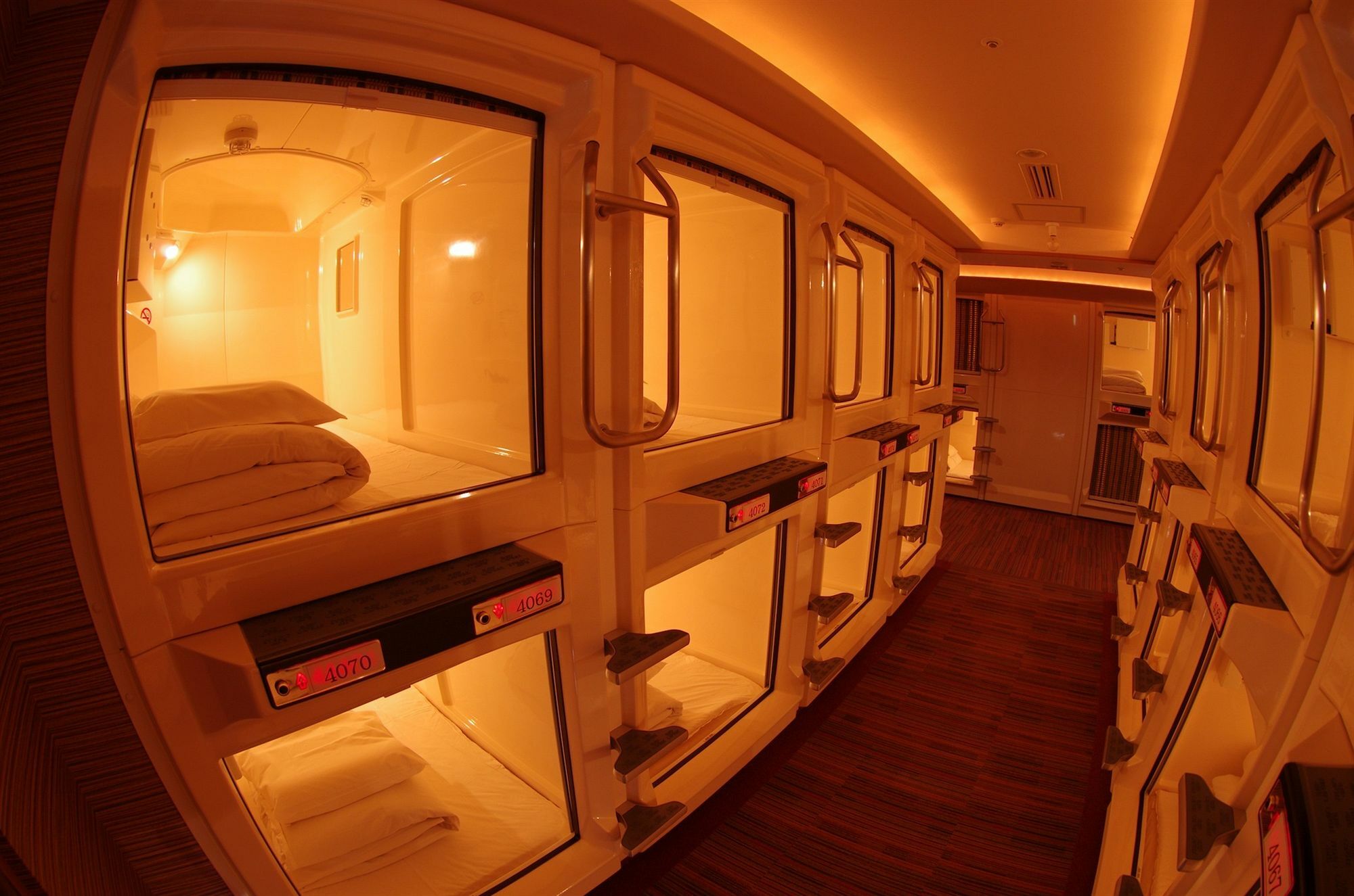 Capsule Inn Osaka - Caters To Men Exterior foto
